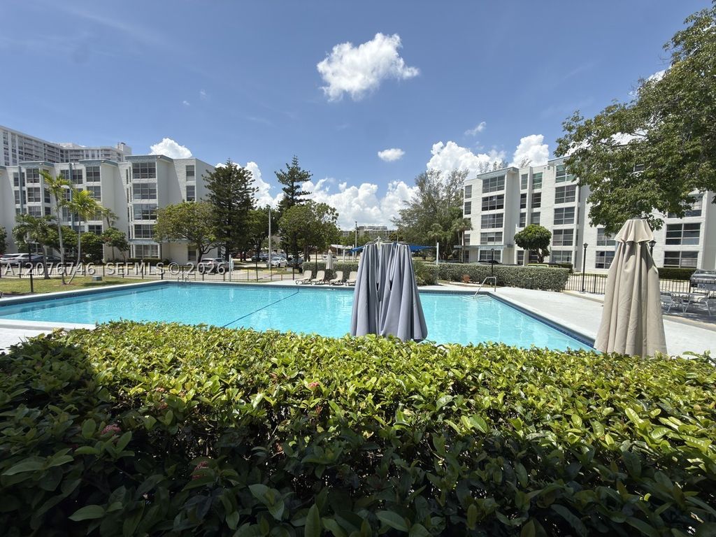 17560 Atlantic Blvd 503, Sunny Isles Beach, FL 33160