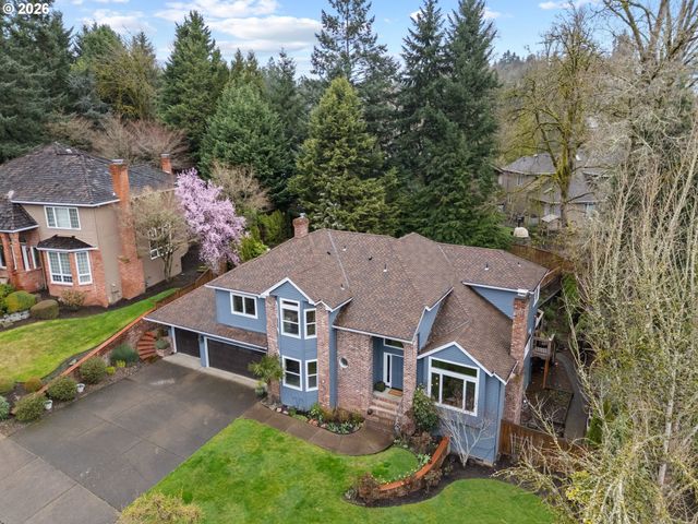 2804 BEACON HILL Dr, West Linn, OR 97068