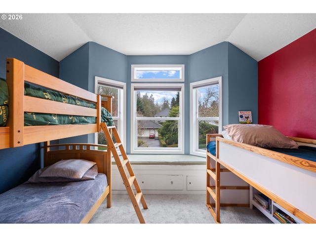 2804 BEACON HILL Dr, West Linn, OR 97068