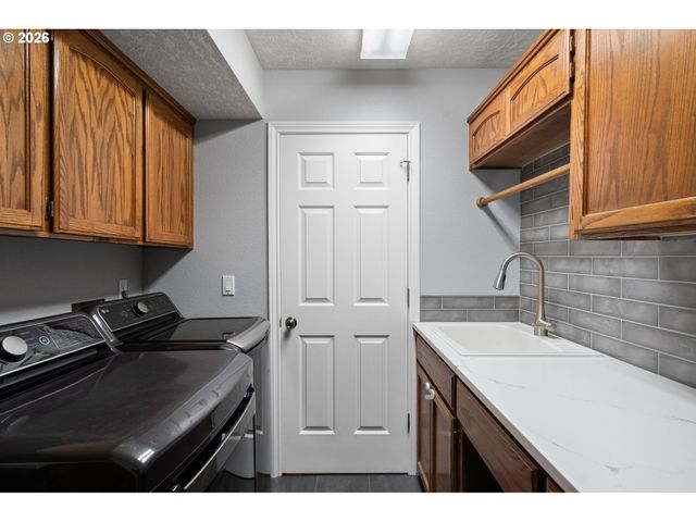 2804 BEACON HILL Dr, West Linn, OR 97068