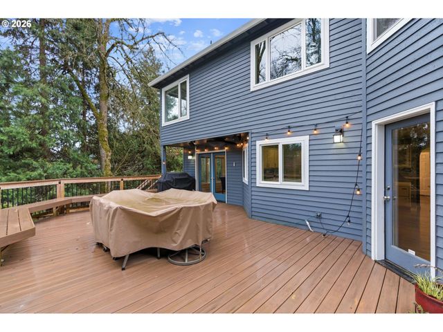 2804 BEACON HILL Dr, West Linn, OR 97068