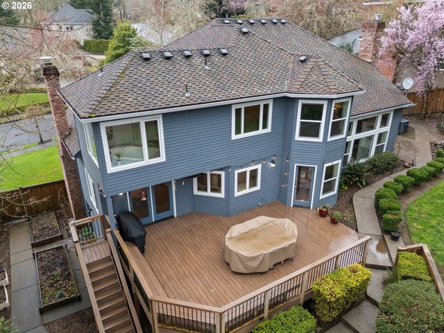 2804 BEACON HILL Dr, West Linn, OR 97068