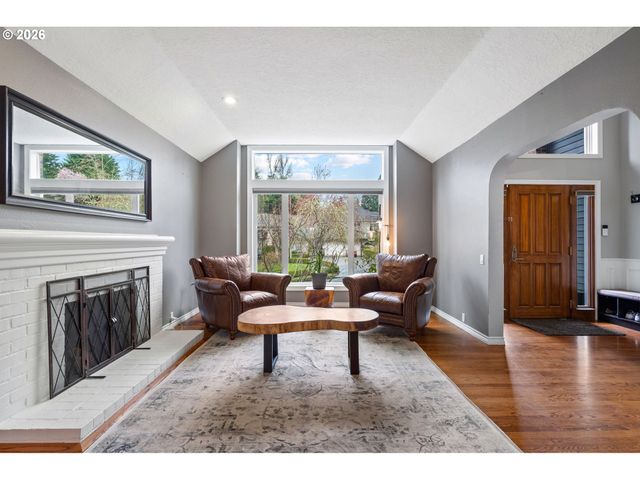 2804 BEACON HILL Dr, West Linn, OR 97068