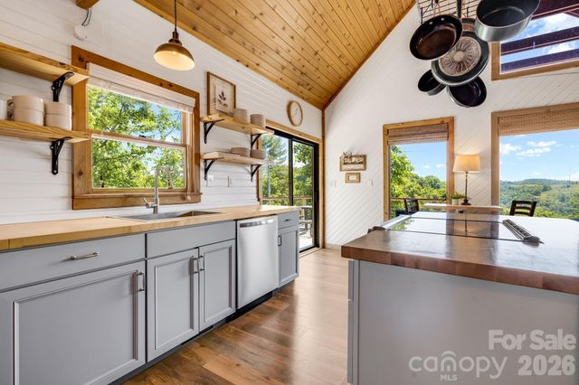694 Boulder Road, Marshall, NC 28753