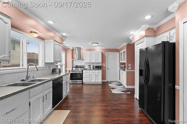 15461 Vincent Street, Clinton Township, MI 48038