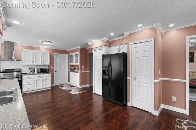 15461 Vincent Street, Clinton Township, MI 48038