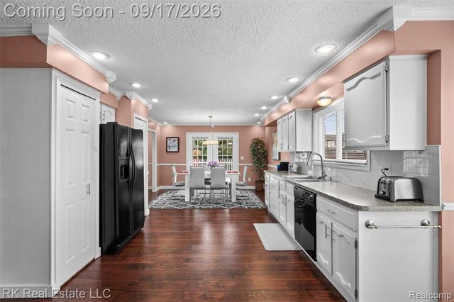 15461 Vincent Street, Clinton Township, MI 48038