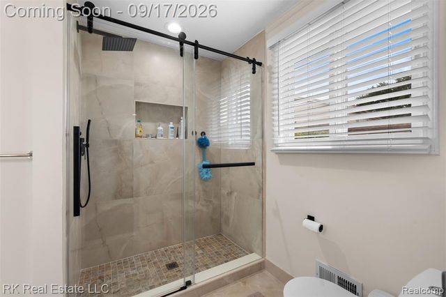 15461 Vincent Street, Clinton Township, MI 48038