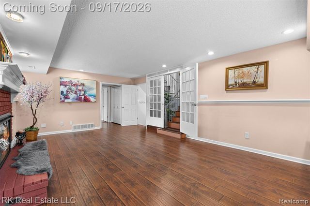 15461 Vincent Street, Clinton Township, MI 48038