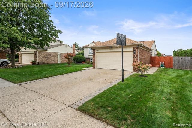 15461 Vincent Street, Clinton Township, MI 48038