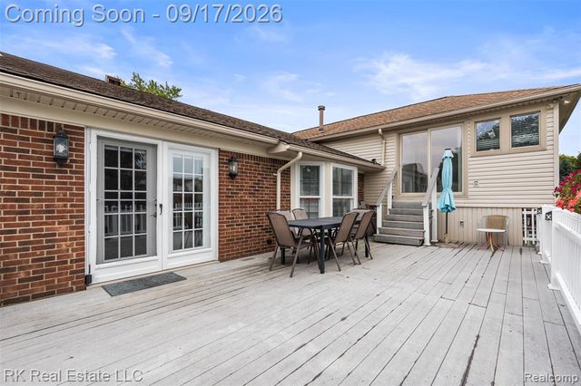 15461 Vincent Street, Clinton Township, MI 48038
