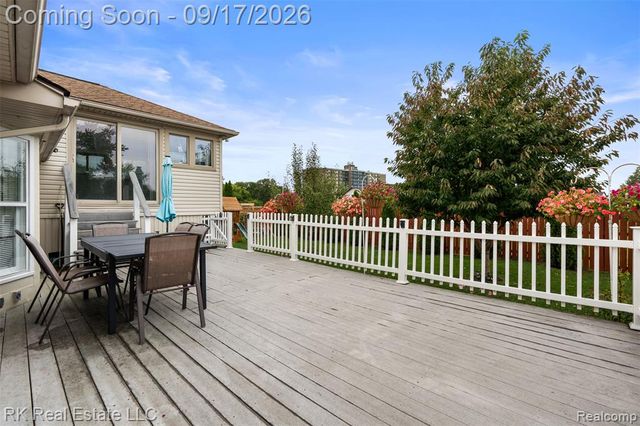 15461 Vincent Street, Clinton Township, MI 48038