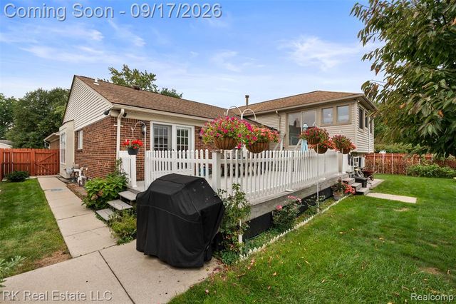 15461 Vincent Street, Clinton Township, MI 48038