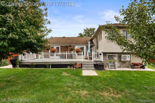 15461 Vincent Street, Clinton Township, MI 48038