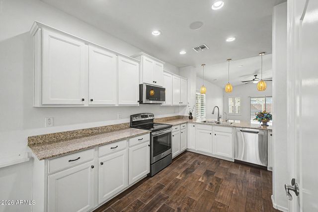 2694 E RUNAWAY BAY Place, Gilbert, AZ 85298