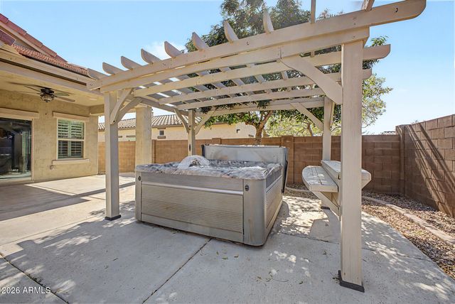 2694 E RUNAWAY BAY Place, Gilbert, AZ 85298