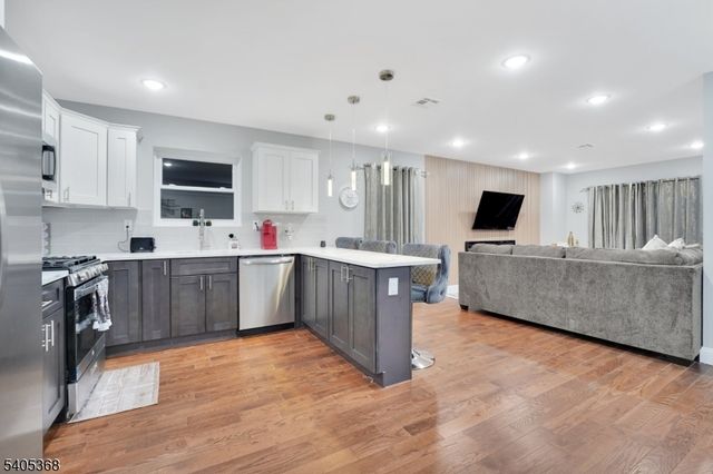 225 S 9Th St, Newark City, NJ 07103