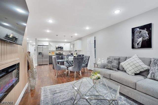 225 S 9Th St, Newark City, NJ 07103