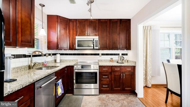 112 SANDY RIDGE DR, Doylestown, PA 18901
