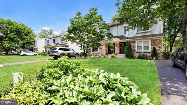 112 SANDY RIDGE DR, Doylestown, PA 18901