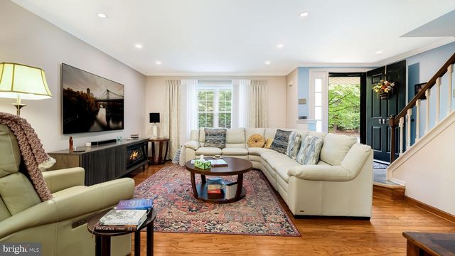 112 SANDY RIDGE DR, Doylestown, PA 18901