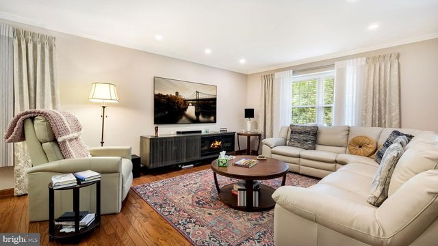 112 SANDY RIDGE DR, Doylestown, PA 18901