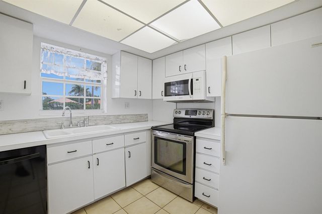 169 Atlantis Boulevard 205, Atlantis, FL 33462
