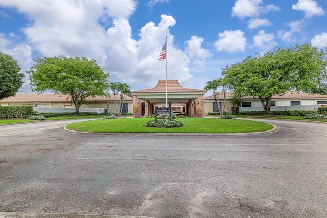 169 Atlantis Boulevard 205, Atlantis, FL 33462