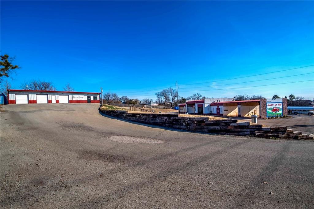 Image 1 of property listing at 1102 E 1st Street, Chandler, OK 74834