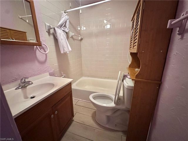 4428 Bessie AVE, Fort Myers, FL 33905