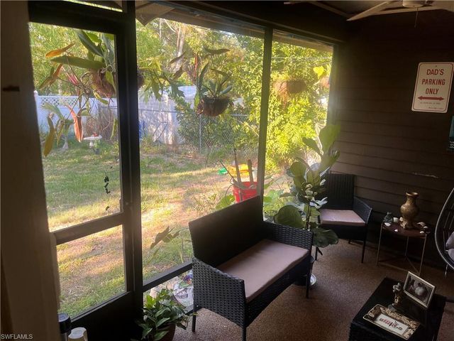 781 107th AVE, Naples, FL 34108