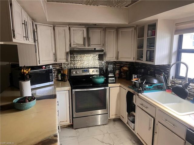 781 107th AVE, Naples, FL 34108