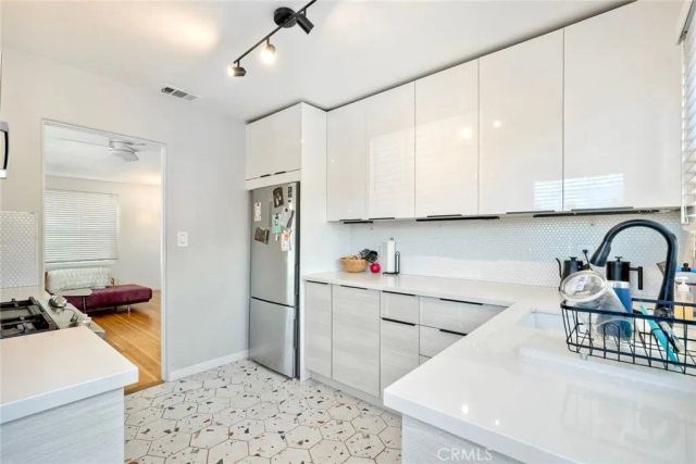 3671 Madison Avenue, San Diego, CA 92116