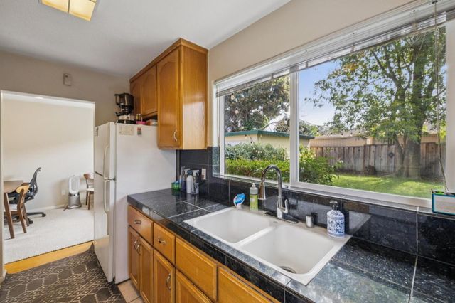 674 Bryson Avenue, Palo Alto, CA 94306