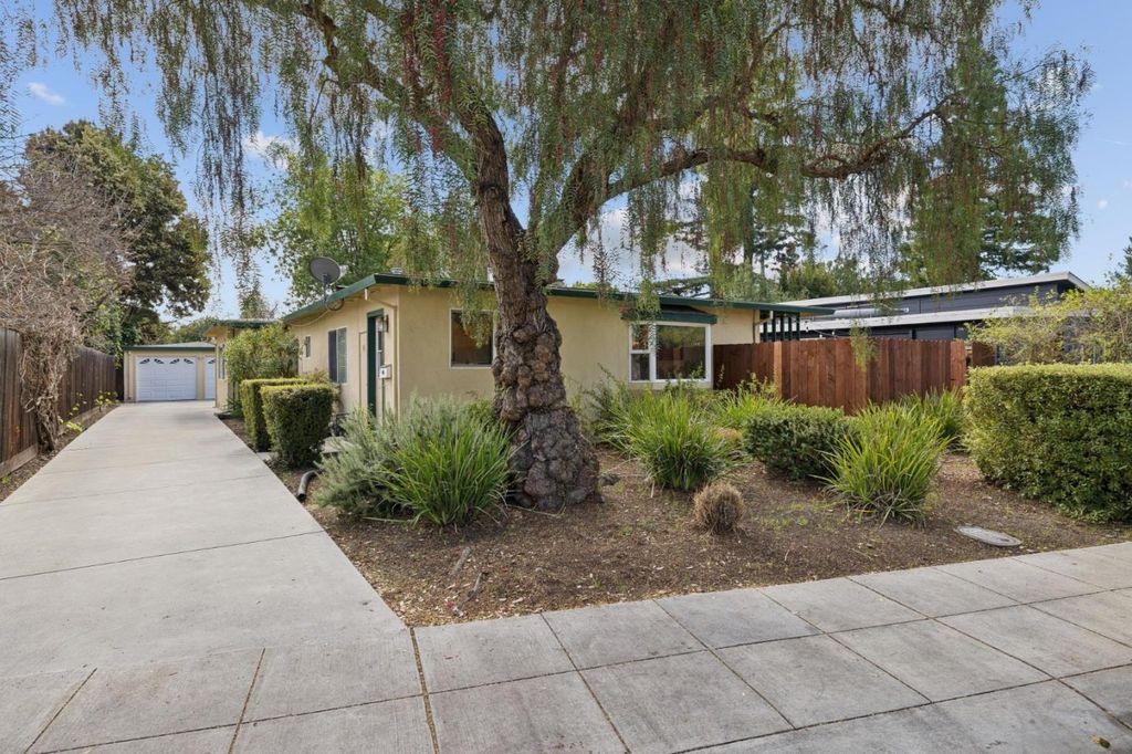 674 Bryson Avenue, Palo Alto, CA 94306