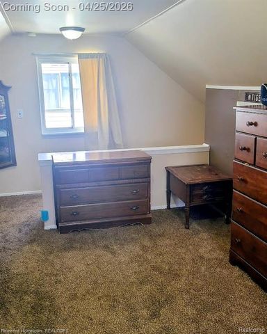 27377 Palmer Boulevard, Madison Heights, MI 48071