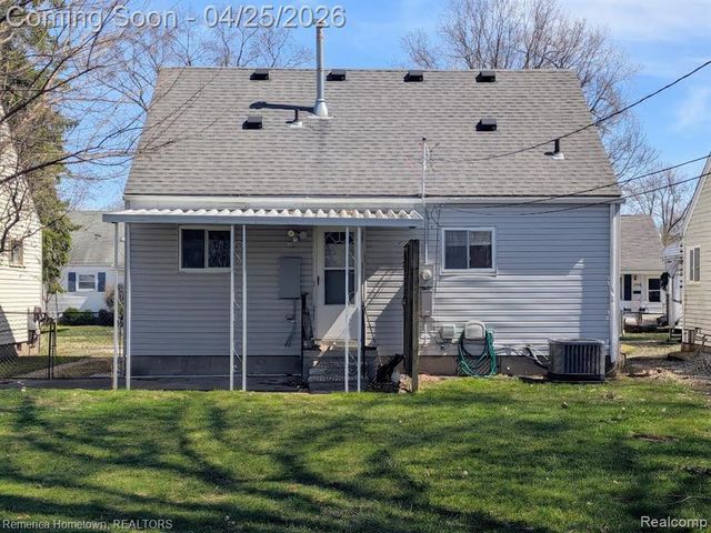 27377 Palmer Boulevard, Madison Heights, MI 48071