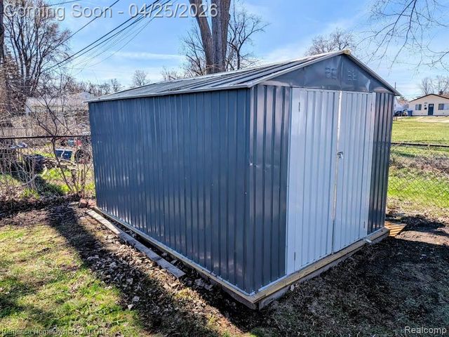 27377 Palmer Boulevard, Madison Heights, MI 48071