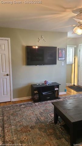 27377 Palmer Boulevard, Madison Heights, MI 48071