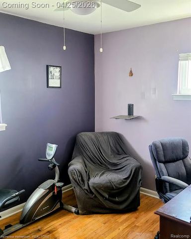 27377 Palmer Boulevard, Madison Heights, MI 48071