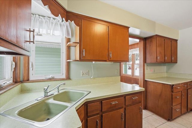 413 N Stevenson Street, Deforest, WI 53532