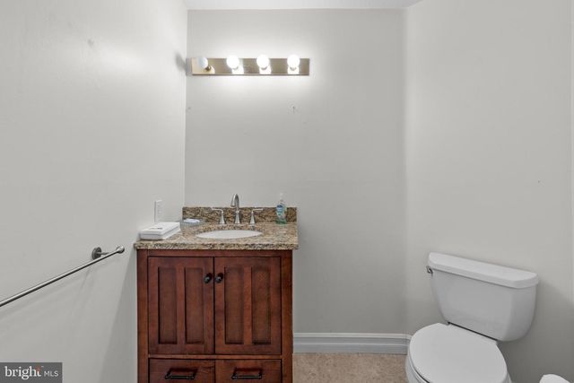 42 WOODMONT DR, Lawrenceville, NJ 08648