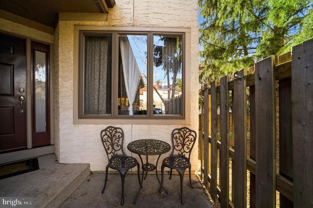 42 WOODMONT DR, Lawrenceville, NJ 08648