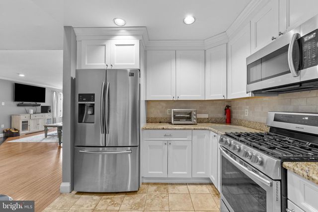 42 WOODMONT DR, Lawrenceville, NJ 08648