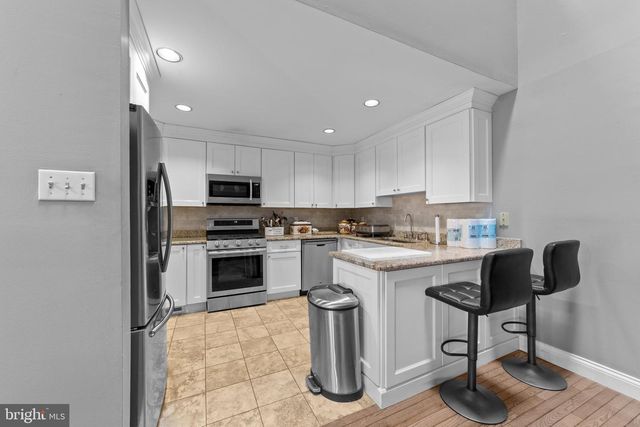 42 WOODMONT DR, Lawrenceville, NJ 08648