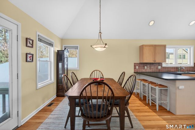 10 Trout Brook Circle 10, Newtown, CT 06470