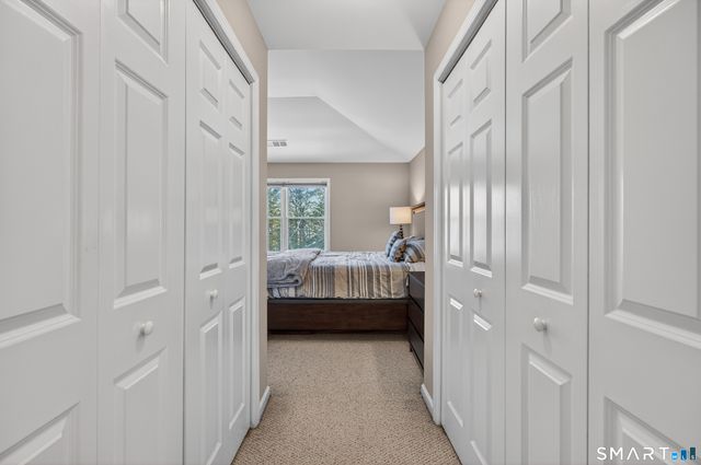 10 Trout Brook Circle 10, Newtown, CT 06470