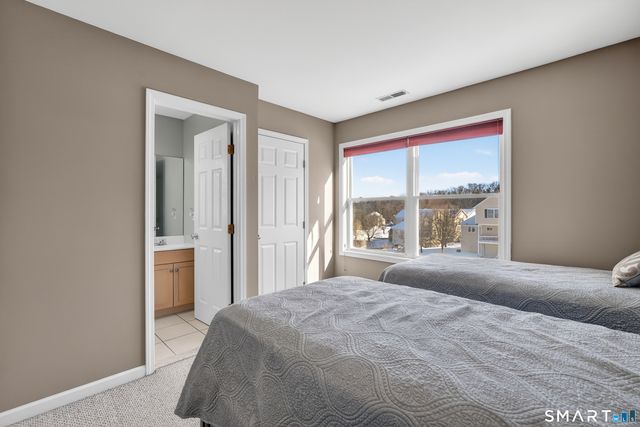 10 Trout Brook Circle 10, Newtown, CT 06470