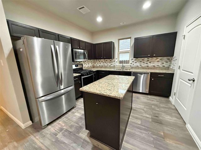 457 Star Thistle ST, Leander, TX 78641