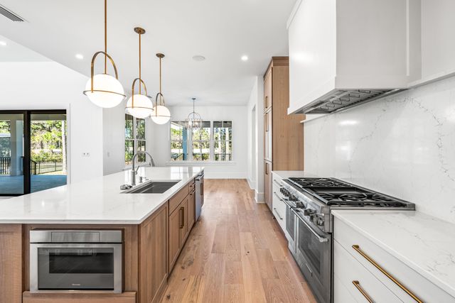 438 Regatta Bay Boulevard, Destin, FL 32541